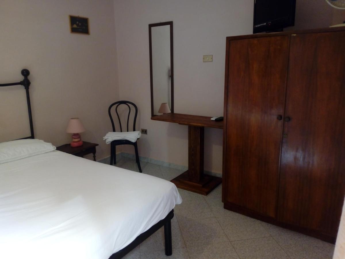Il Cactus Bed & Breakfast San Giovanni Incarico Екстериор снимка